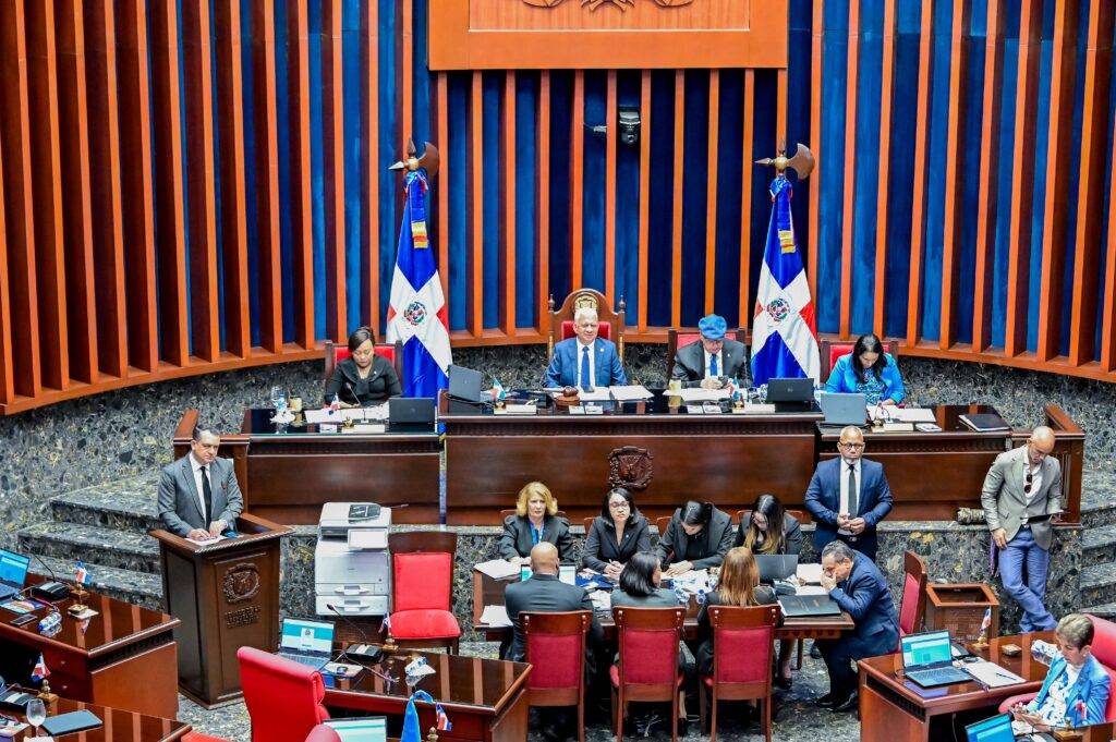 Senadores convertidos en Comisión General escuchan al presidente de la Junta Central Electoral sobre el nuevo proceso de cedulación
