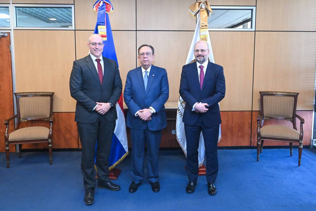Equipo del FMI concluye visita en el país; se reúne con el gobernador del Banco Central, eldigital.com.do
