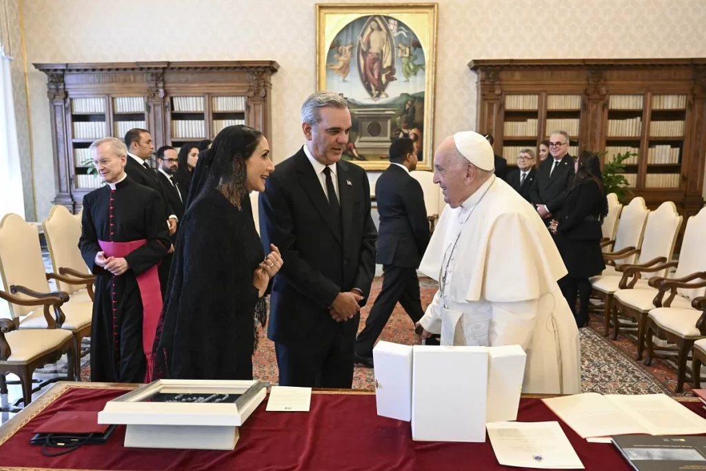 Abinader y esposa asistirán al funeral del papa Francisco, eldigital.com.do