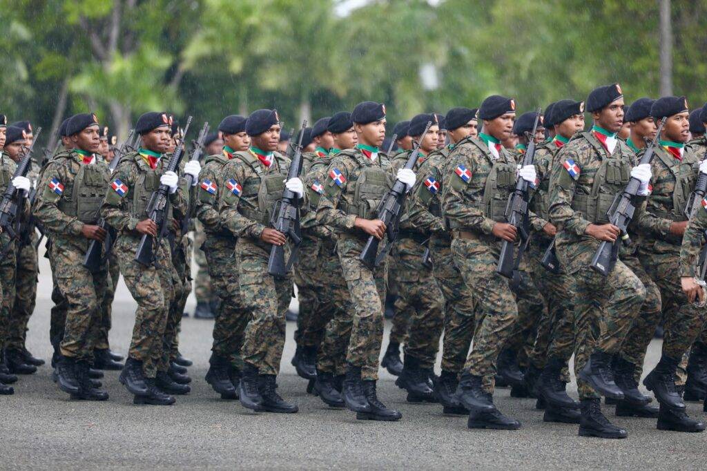 Presidente Abinader encabeza graduación de 820 nuevos soldados del Ejército, eldigital.com.do
