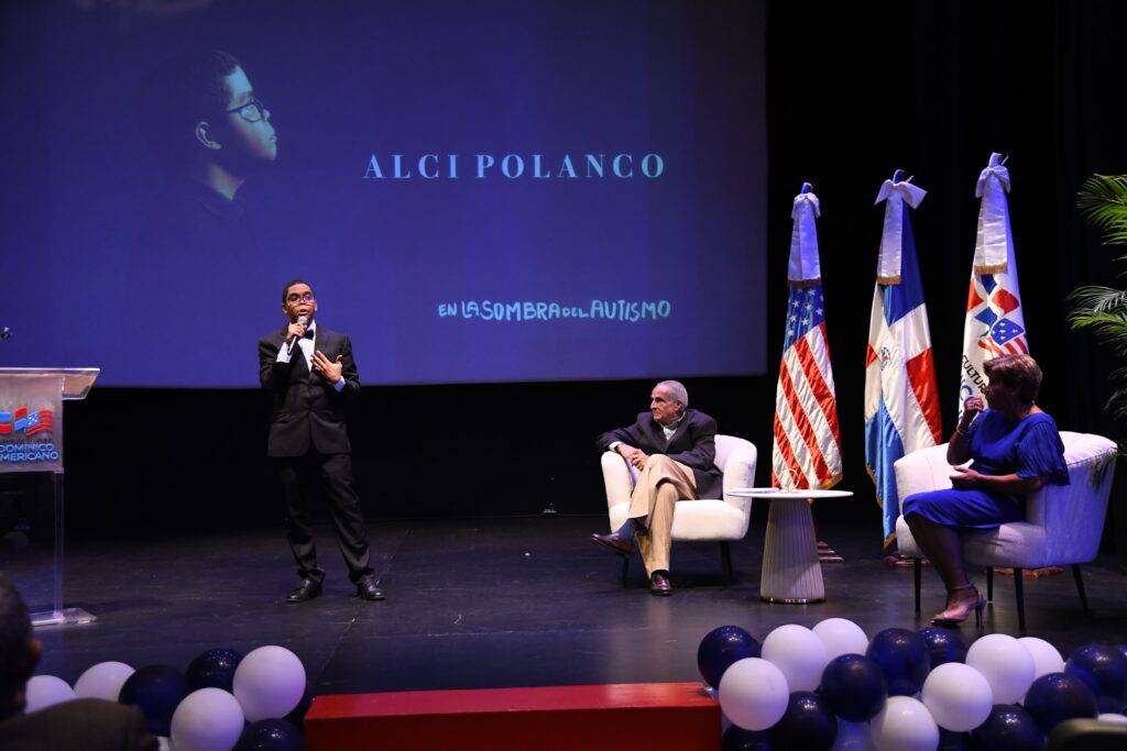 'En la Sombra del Autismo', una autobiografía de un periodista con autismo en República Dominicana, eldigital.com.do