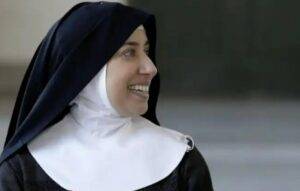 Abadesa “demasiado linda para monja” fue expulsada y su reclamo sacude a la Iglesia, eldigital.com.do