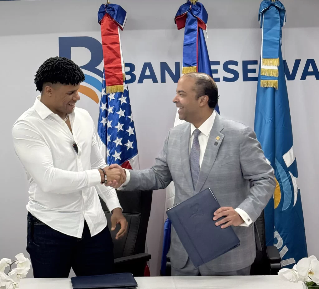 Banreservas y Juan Soto firman acuerdo para promover el orgullo de ser dominicano, eldigital.com.do
