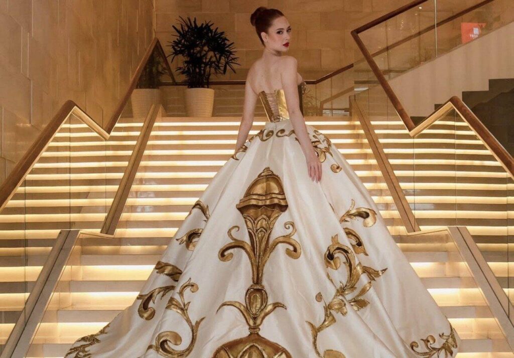 Valeria Pérez Miss Mundo Puerto Rico gana prestigioso galardón de moda con diseño de Giannina Azar, eldigital.com.do