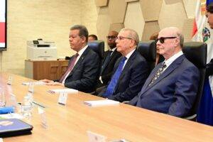 Abinader, Leonel, Danilo e Hipólito acuerdan promover una política exterior unificada sobre Haití, eldigital.com.do