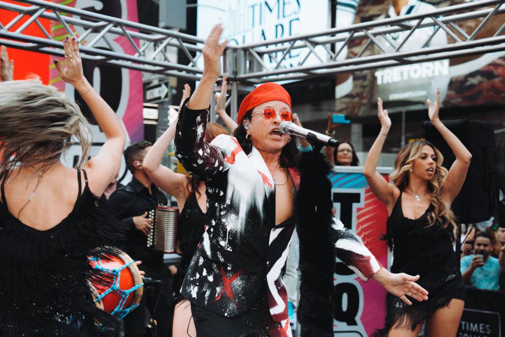 Elvis Crespo eleva la música típica dominicana en su disco “Poeta Herío”, eldigital.com.do