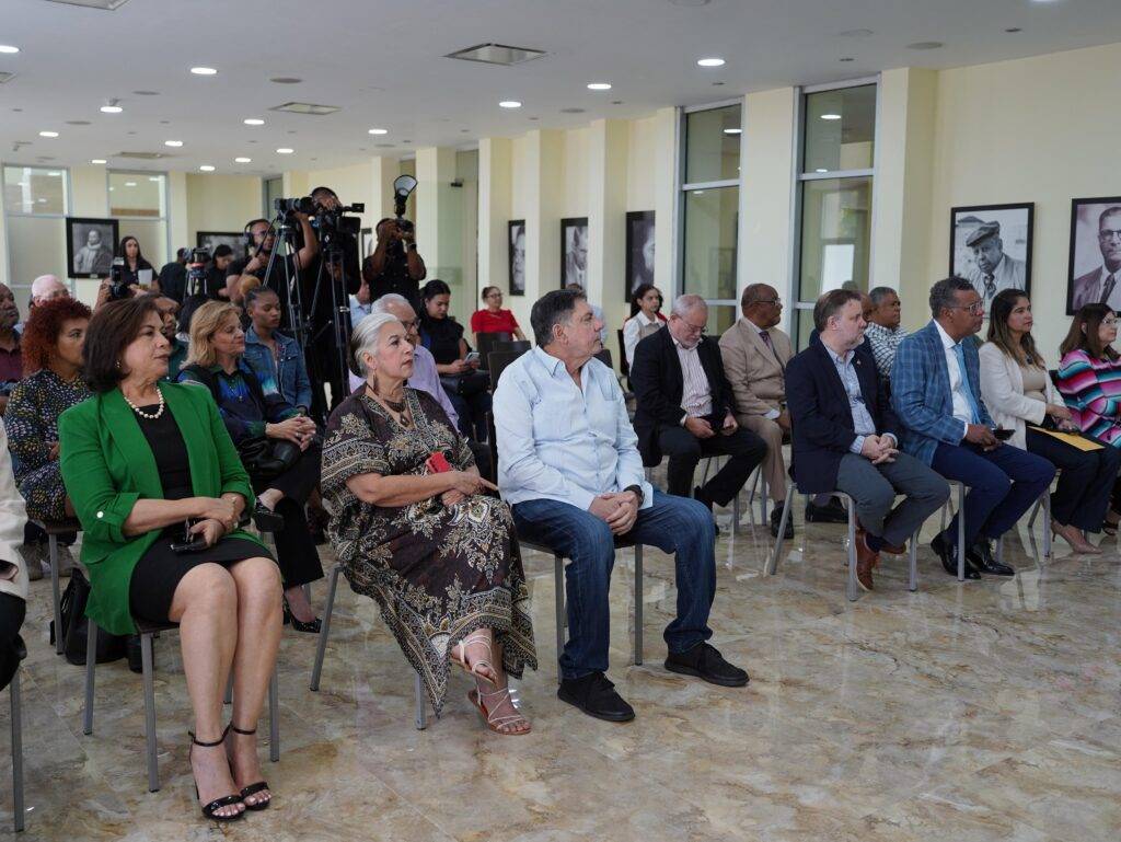 El galardón honra la trayectoria literaria, crítica y docente del destacado autor dominicano, eldigital.com.do