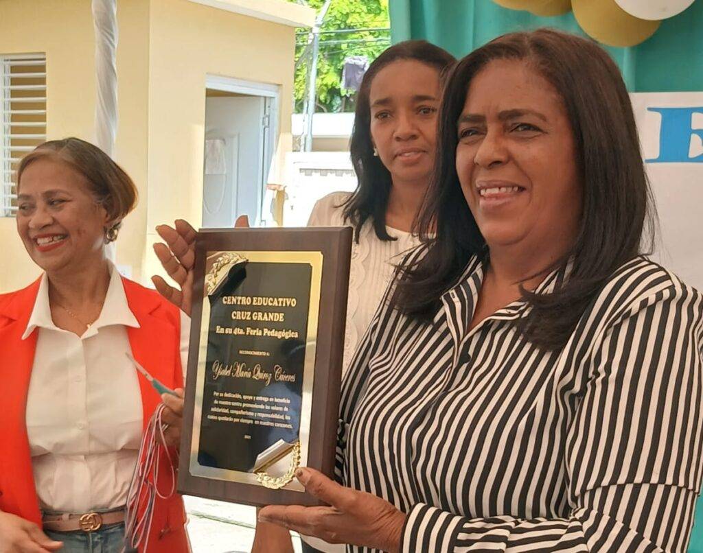 Reconocen a la maestra Ysabel Quiroz por su entrega y destacada trayectoria, eldigital.com.do