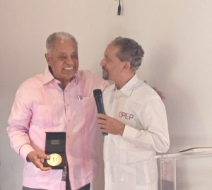 Efemérides Patrias publica libro “Con la Patria en la piel” del escritor Sergio Reyes, eldigital.com,do