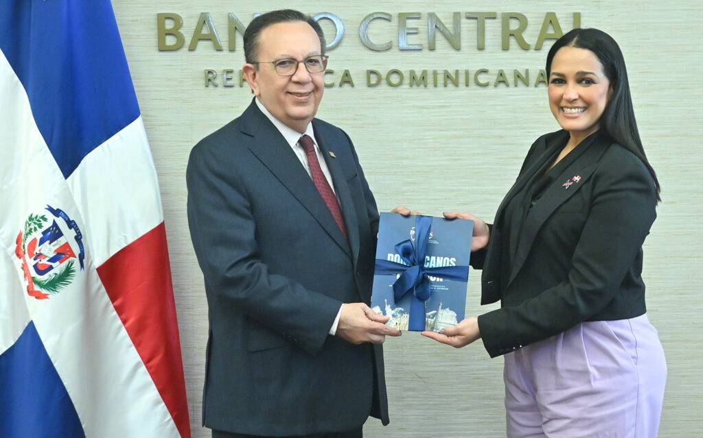 Gobernador Valdez Albizu se reúne con la viceministra del MIREX, Celinés Toribio, eldigital.com.do