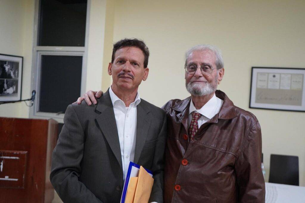 Ponen en circulación los libros “Los cantos sagrados”, de Leopoldo Minaya, y “Antología Poética”, de León David, eldigital.com.do