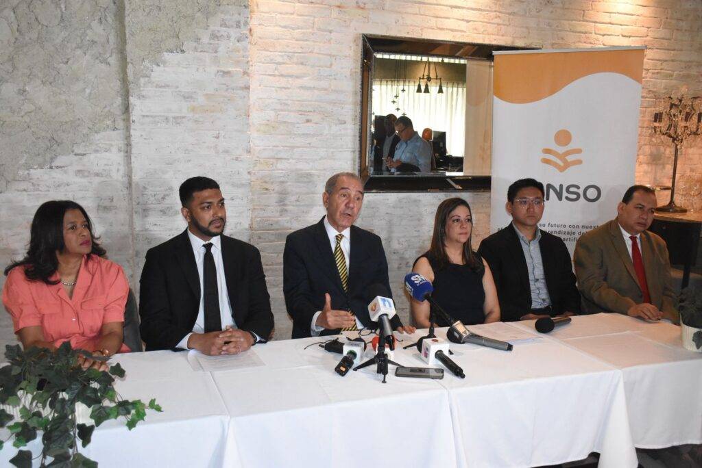 El MESCyT enseñará inglés con inteligencia artificial, eldigital.com.do