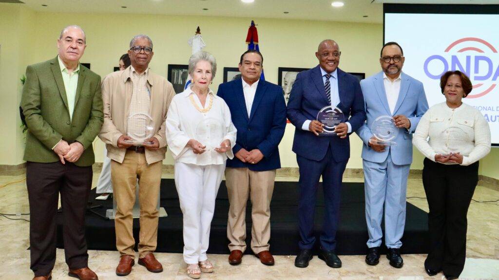 La ONDA reconoce a cinco escritores durante conversatorio sobre derecho de autor, eldigital.com.do