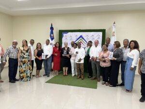 Nueva presidente Adompretur juramenta directivos filiales de Samaná y Nagua, eldigital.com.do