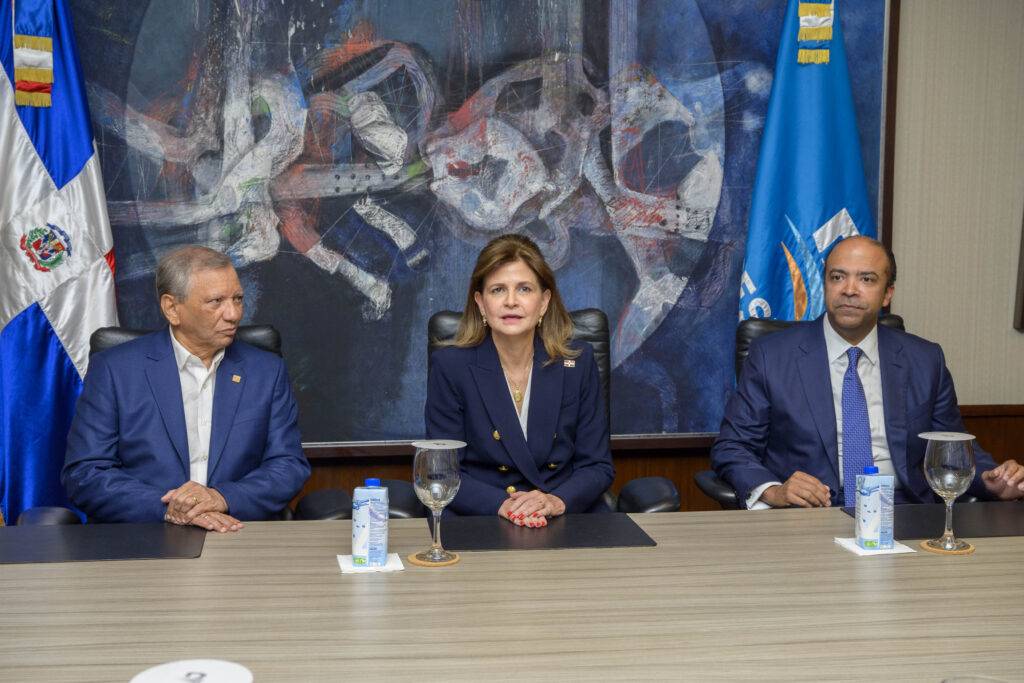 Vicepresidenta juramenta a Leonardo Aguilera como presidente ejecutivo de Banreservas, eldigital.com.do