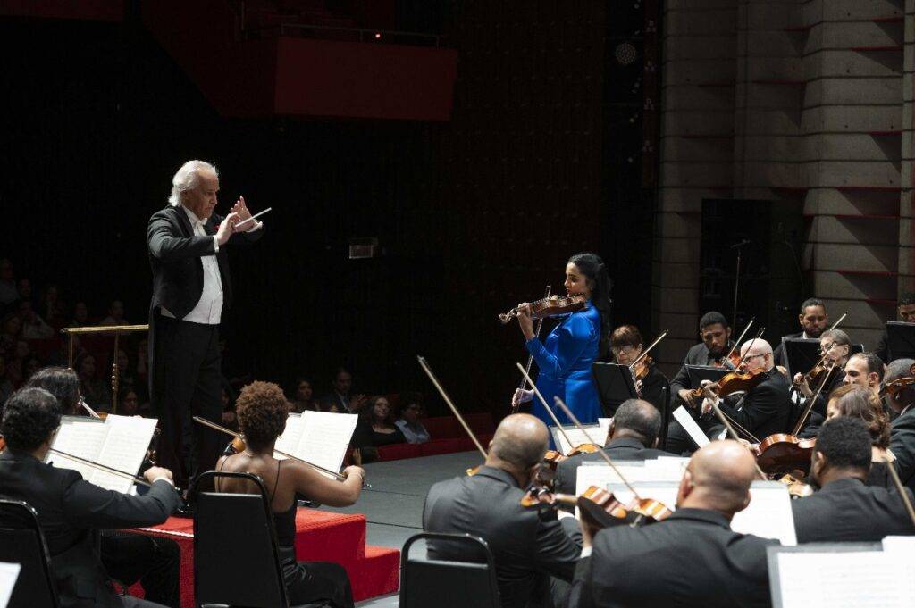 Espectacular apertura de la Temporada Sinfónica Nacional 2025, con Aisha Syed, eldigital.com.do