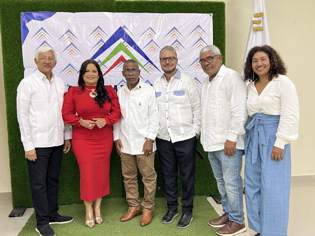 Nueva presidente Adompretur juramenta directivos filiales de Samaná y Nagua, eldigital.com.do