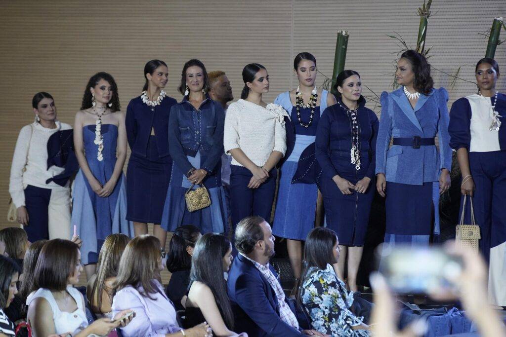 “Piel Azul 2025”: El denim renace como moda sostenible en manos de Nina Vásquez, eldigital.com.do