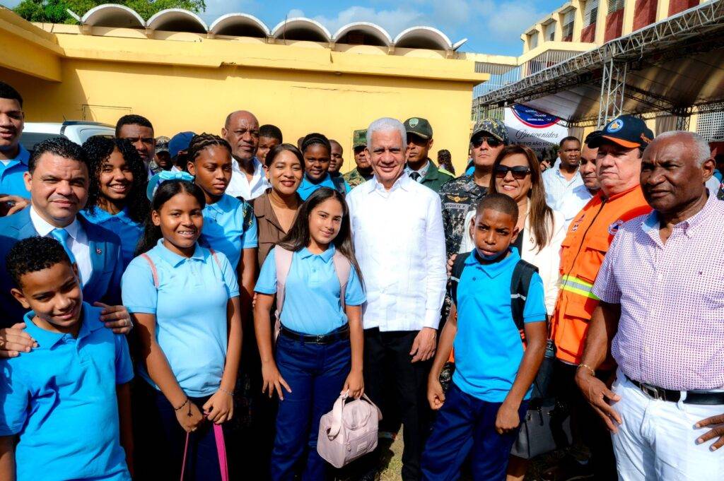Presidente del Senado encabeza apertura del año escolar 2025-2026 en Sánchez Ramírez, eldigital.com.do