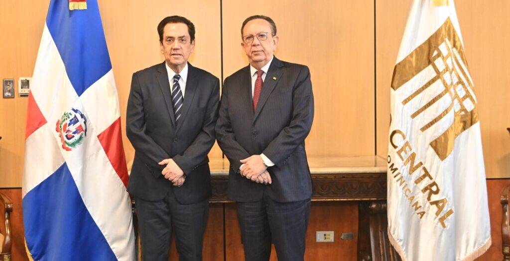 Valdez Albizu recibió la visita del embajador Raful y estudiantes meritorios de origen dominicano en España, eldigital.com.do