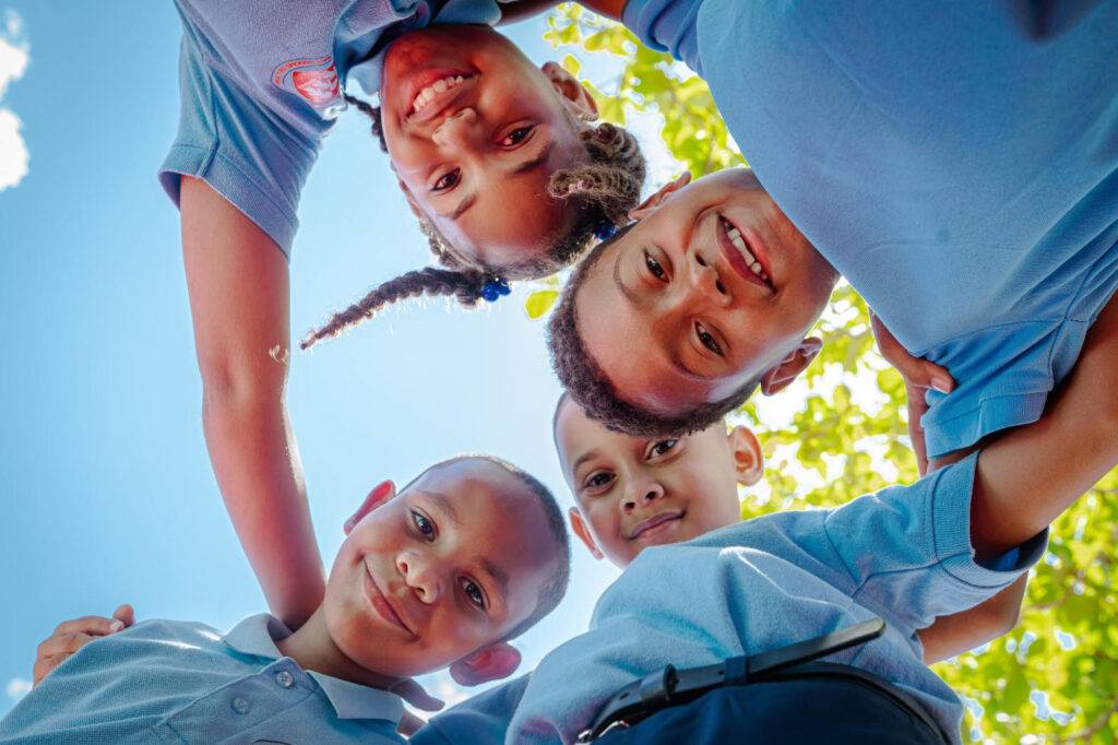 El año escolar arranca con actos simultáneos en los 122 distritos escolares, eldigital.com.do