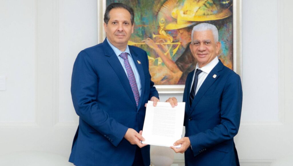 Ministro de Salud entrega al Senado propuesta modificación a Ley de Salud Mental , eldigital.com.do