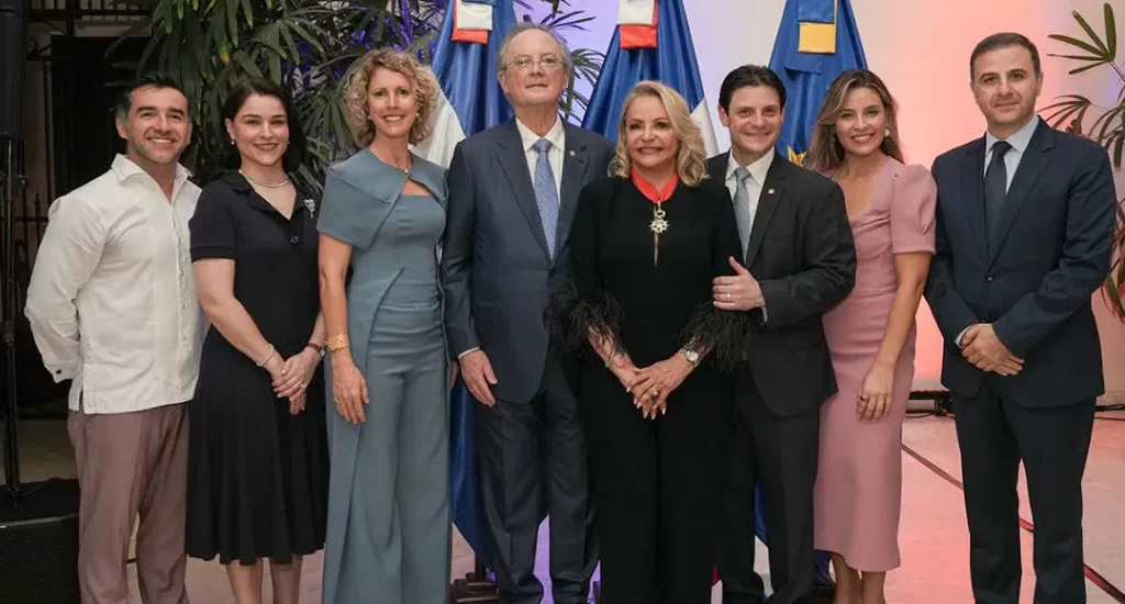 Francia condecora a embajadora Rosa Hernández de Grullón, eldigital.com.do