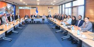 Gobernador Valdez Albizu y ministro Magín Díaz se reúnen con la misión del Artículo IV del FMI, eldigital.com.do