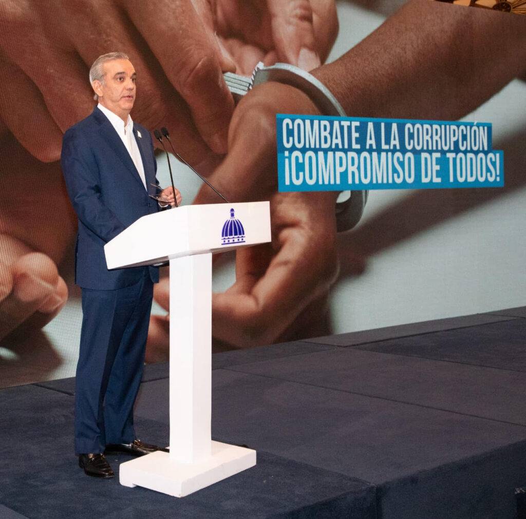 Presidente Abinader advierte sobre sanciones drásticas en términos de justicia para quienes sustraigan fondos públicos, especialmente de salud, eldigital.com.do