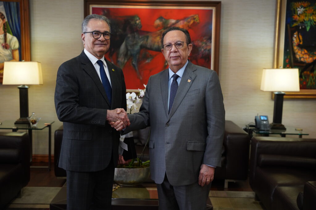 Gobernador Valdez Albizu recibe la visita del presidente del TSE, Ygnacio Pascual Camacho, eldigital.com.do