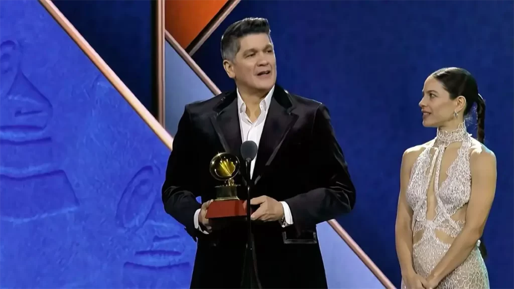 Eddy Herrera gana Latin Grammy por su álbum "Novato Apostador". eldigital.com.do