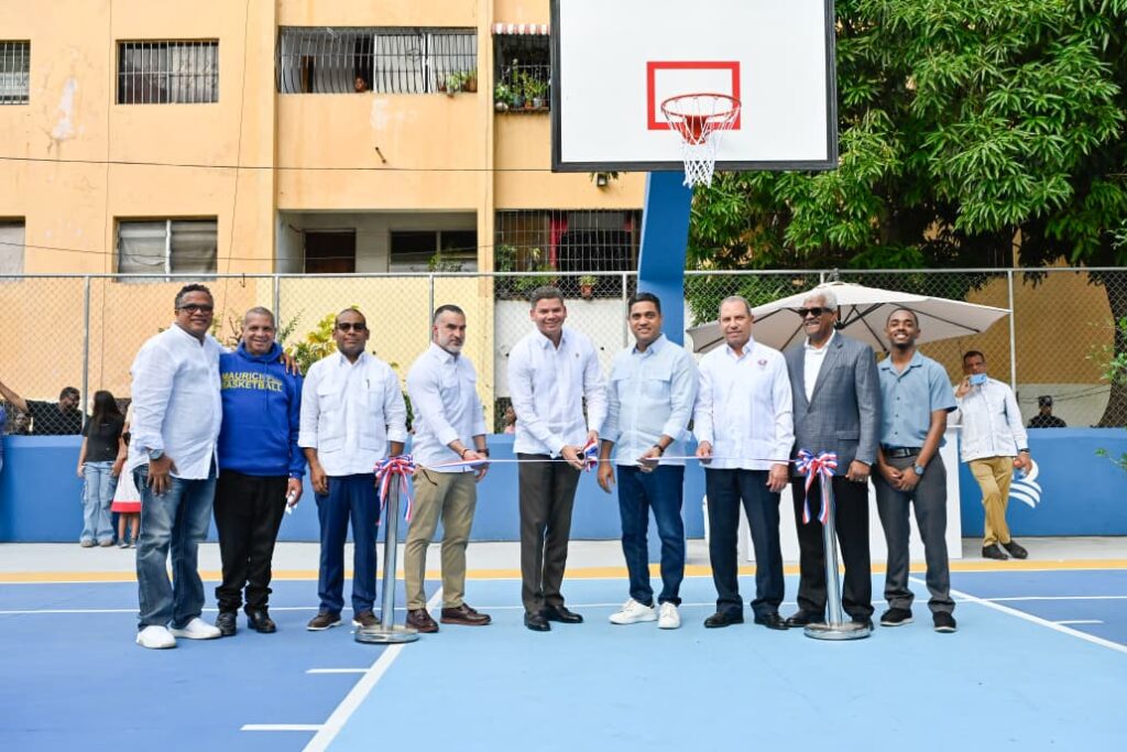 Banreservas remodela emblemática cancha mixta en Villa Consuelo, eldigital.com.do