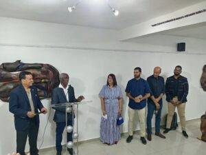 "Rutas del ADN-Ácido desoxirribonucleico"; exposición homenaje a los 50 años de esculturas en madera de Freddie Cabral eldigital.com.do