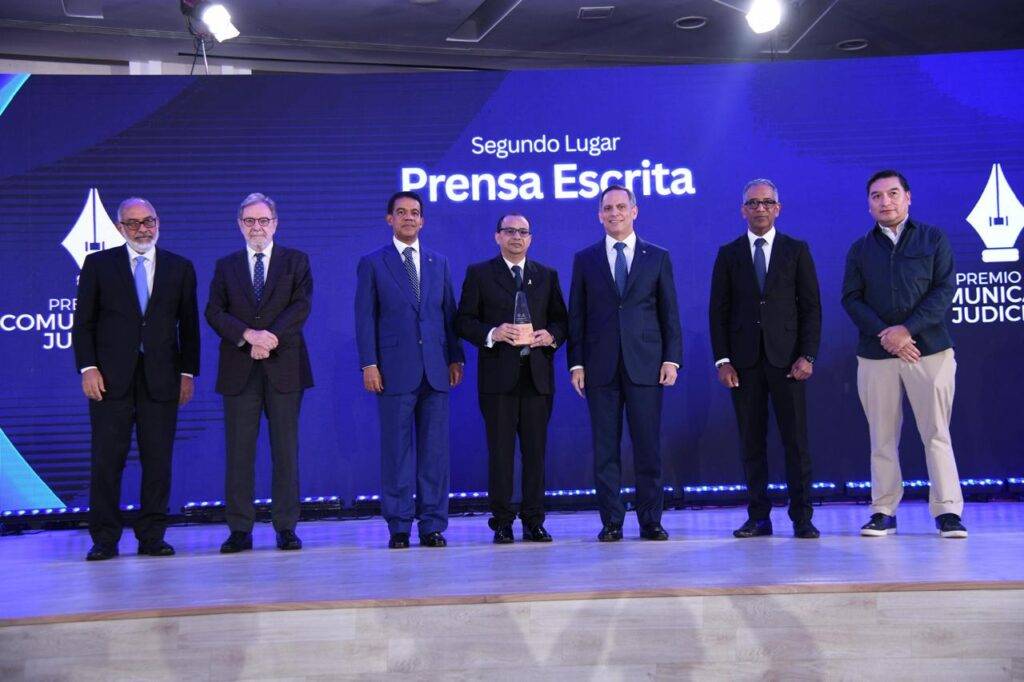 Quiroz agradece reconocimiento del Premio de Comunicación Judicial a Aplatanao News por investigación sobre feminicidios, eldigital.com.do