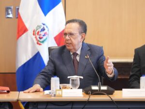 Valdez Albizu pasa balance al desempeño financiero con presidentes de los bancos múltiples, eldigital.com.do