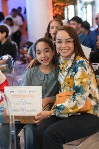 Voluntariado Banreservas premia a los ganadores de la 56.ª edición del

Concurso de Pintura Infantil Navideño Nidia Serra, eldigital.com.do