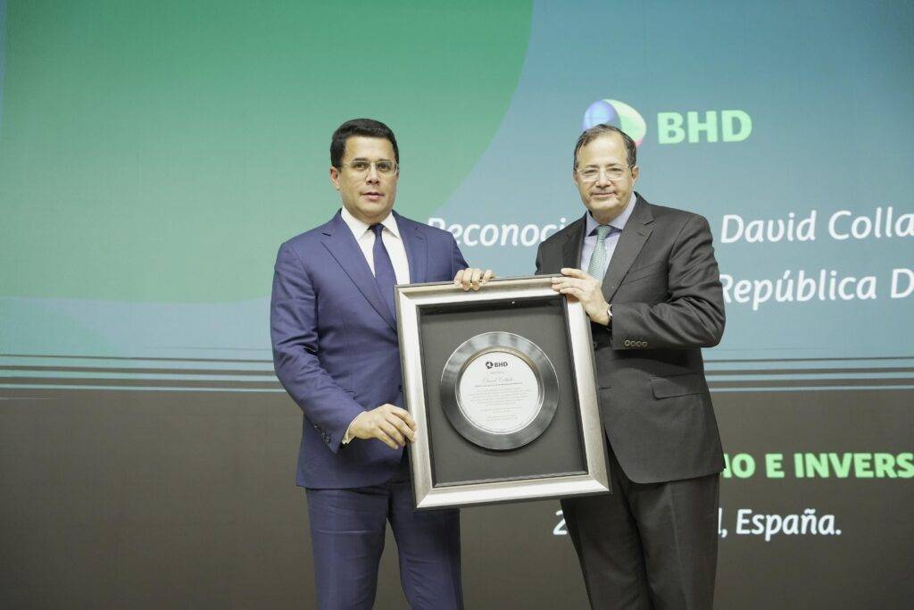 BHD reconoce a David Collado durante el III Foro BHD de Turismo e Inversión en España, eldigital.com.do