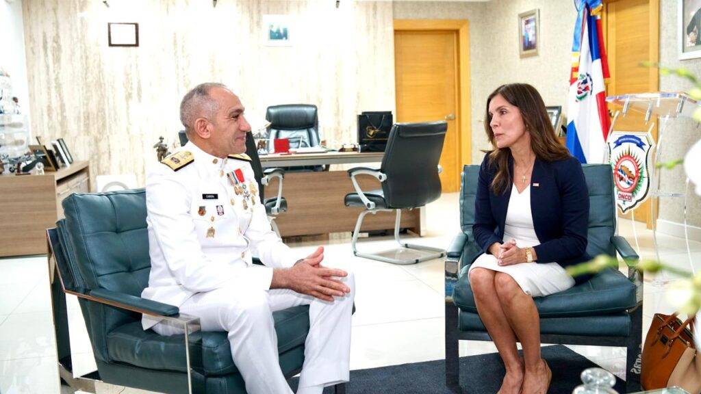 Embajadora de EE.UU se reúne con el presidente de la DNCD, eldigital.com.do
