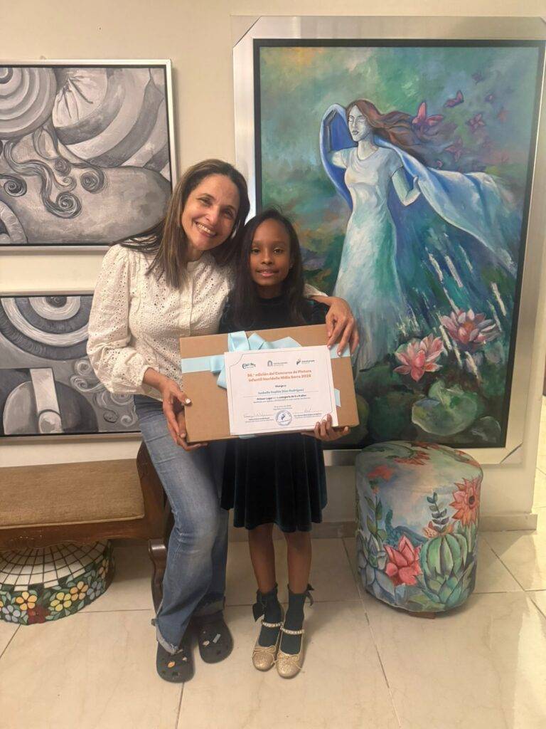 Dos niñas del Taller de Artes Alma Vásquez ganan premio nacional Pinta la Navidad Dominicana, eldigital.com.do