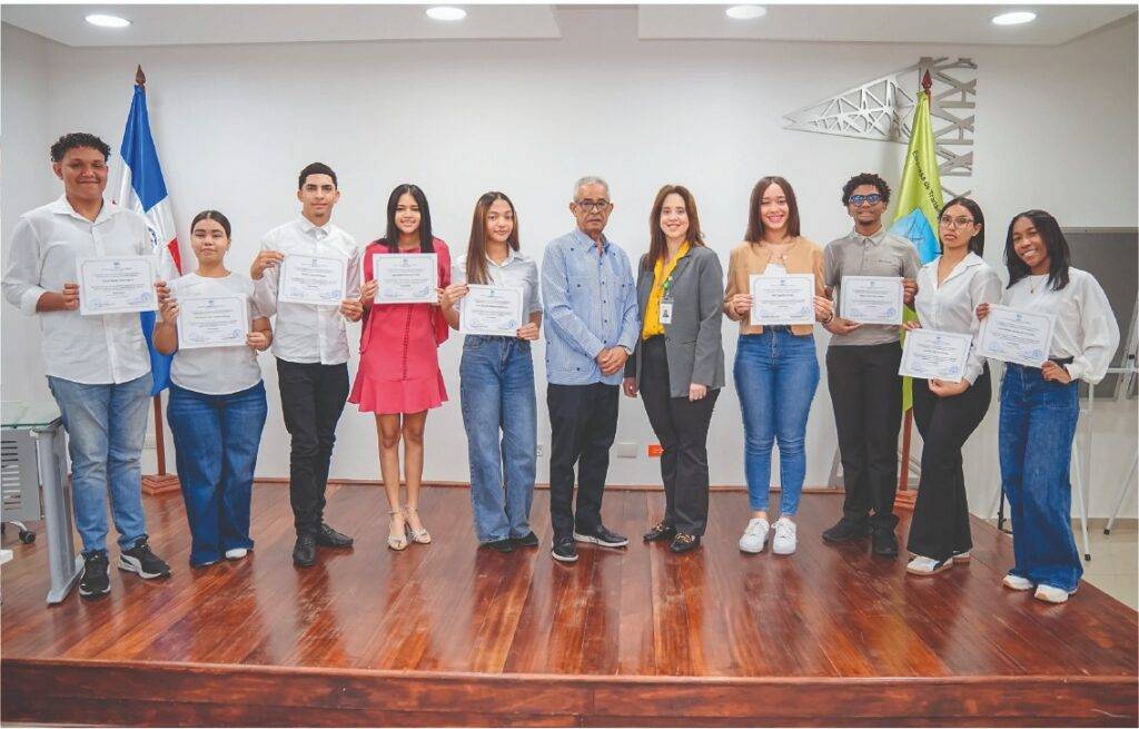 ETED fortalece su programa institucional de becas en apoyo a la juventud dominicana, eldigital.com.do