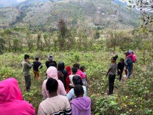 Niños de la Mini-Facultad en Rancho la Guardia reciben orientación de expertos en suelos cultivables, eldigital.com.do