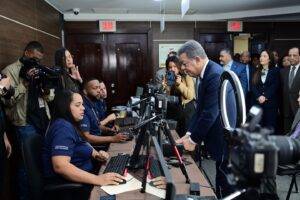 Leonel con nueva cédula, le toca renovar en 16 años, eldigital.com.do