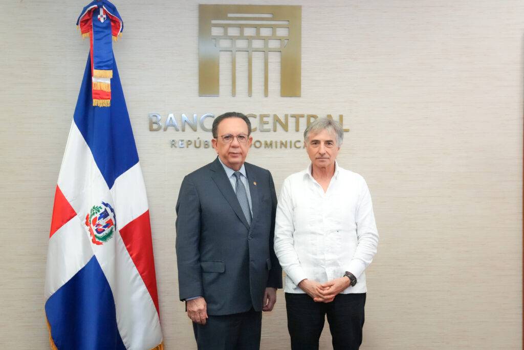 Gobernador Valdez Albizu recibió al embajador de la Unión Europea Gobernador Valdez Albizu recibió al embajador de la Unión Europea, Raúl Fuentes Milani, eldigital.com.do
