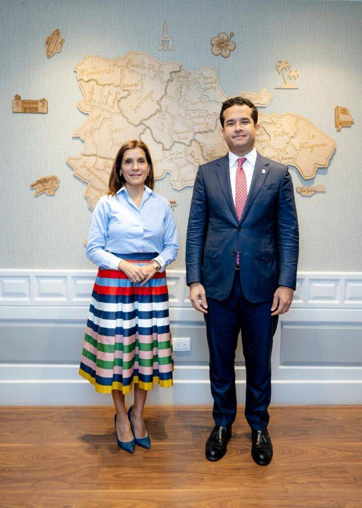 *Embajadora de EE.UU visita en su despacho al senador Omar Fernández, eldigital.com.do