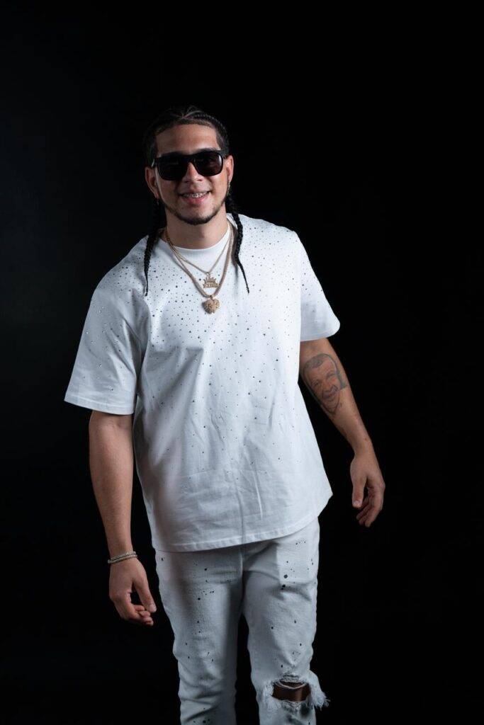 El Rubio Acordeón dispuesto a conquistar al público de Estados Unidos con el tema “Pa’ la Villa con un Primo”, eldigital.com.do