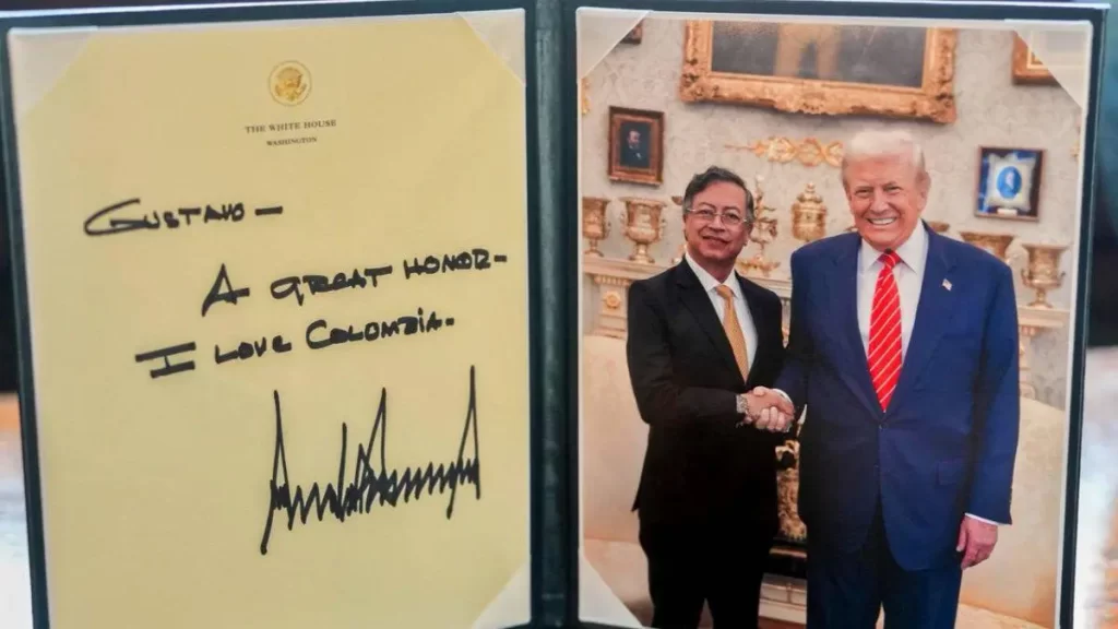 Trump dice a Petro en una tarjeta que fue un «gran honor» conocerlo y que ama a Colombia Trump dice a Petro en una tarjeta que fue un «gran honor» conocerlo y que ama a Colombia, eldigital.com.do