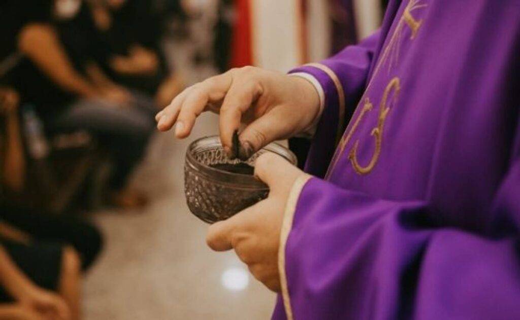 ¿De dónde proviene el polvo usado por la Iglesia católica el Miércoles de Ceniza?, eldigital.com.do