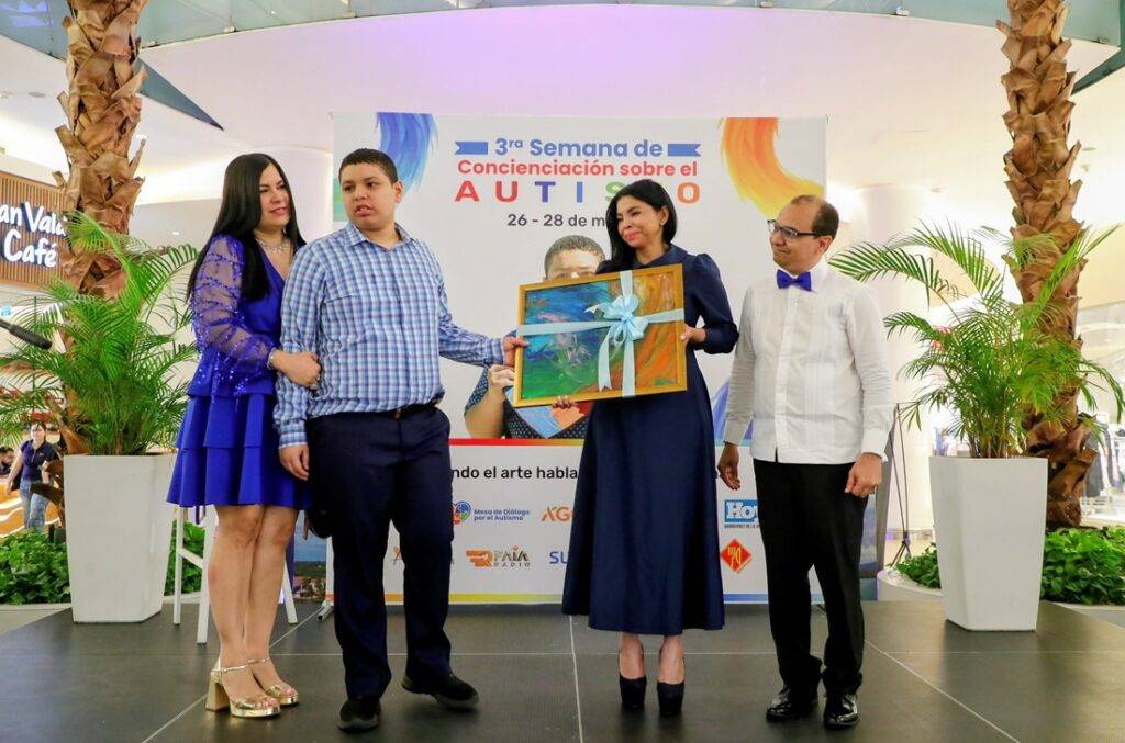 Procuradora evitó cancelación de madre de niño con autismo; plantea urgencia de atención integral en el país, eldigital.com.do