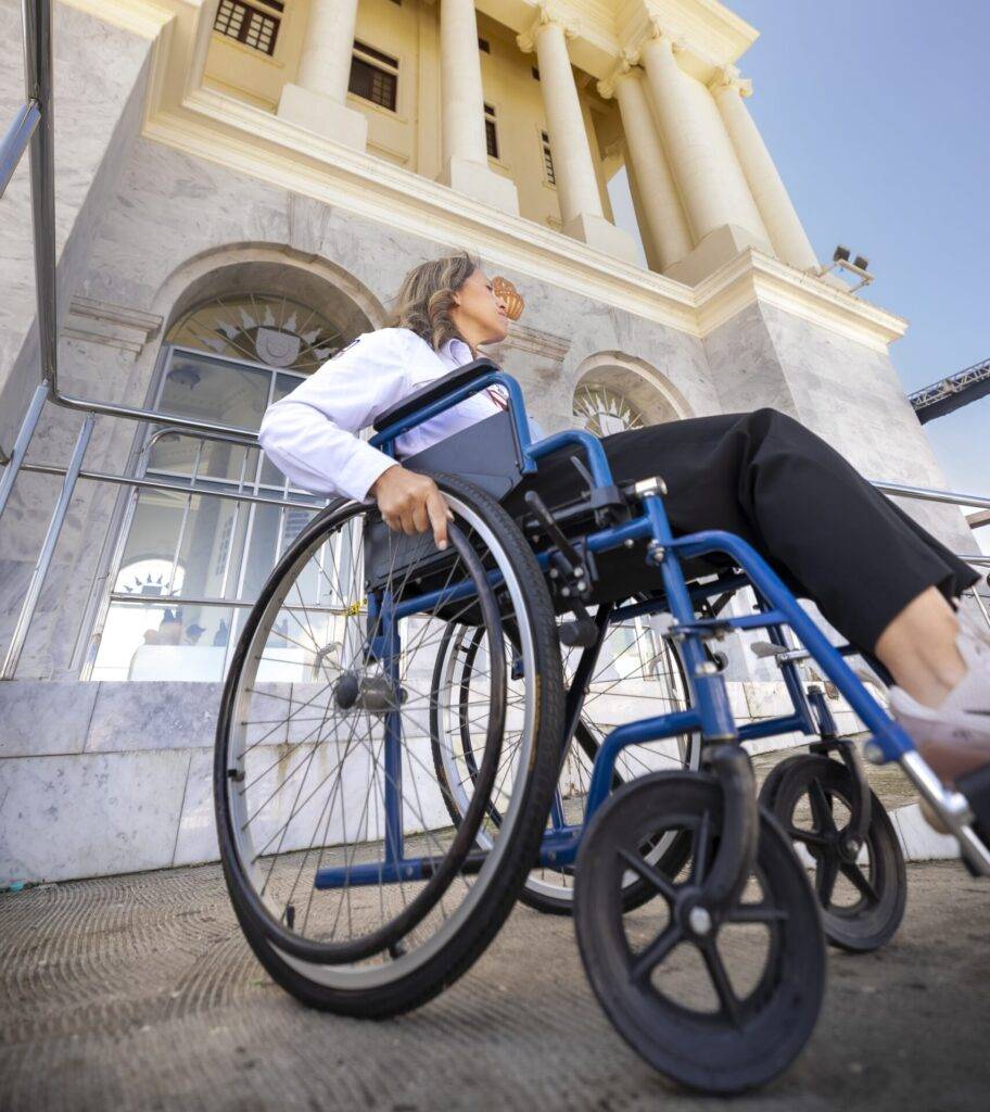 Entrenan empleados del Monumento de Santiago para atender a visitantes con discapacidad, eldigital.com.do