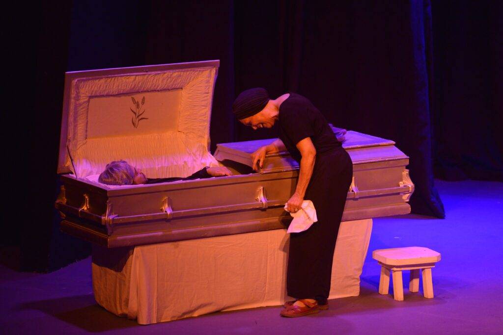 Tres escenarios celebran el teatro en el segundo fin de semana de la Temporada de Teatro Banreservas La Sala Ravelo del Teatro Nacional y los Centros Culturales Banreservas en Santo Domingo y Santiago acogieron funciones simultáneas con El desahogo de una viuda, Las fábulas de Juan Niní y Emocionario, eldigital.com.do